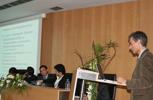 Painel I: &ldquo;Como tornar os sectores e clusters de especializa&ccedil;&atilde;o do Alto Minho mais competitivos&ldquo;