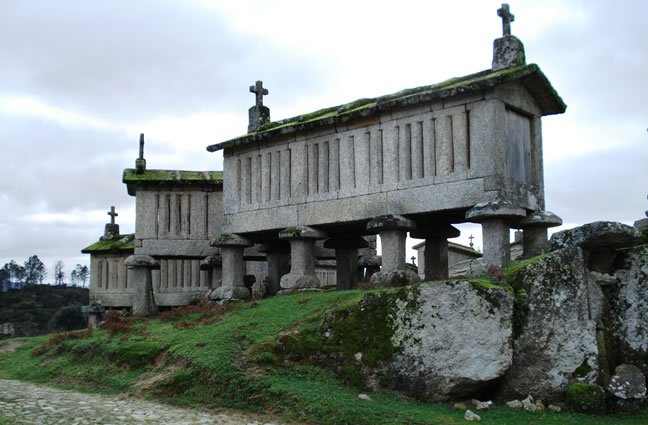 ID2 A arte e o engenho de guardar o milho no Soajo, em Arcos de Valdevez